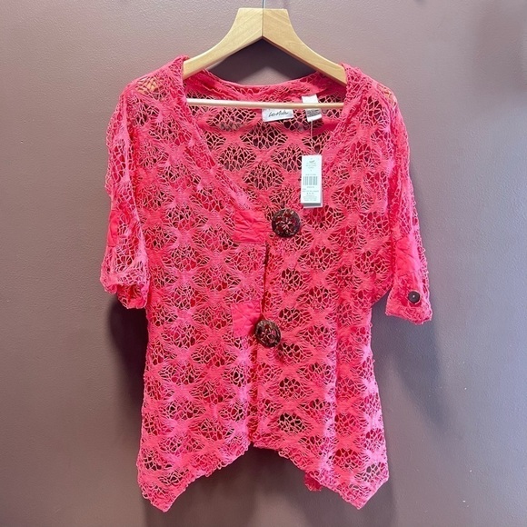 NWT Le Moda Coral Summer Mesh Wooden Button Closire Top, Small - Picture 1 of 6